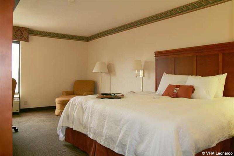 Hampton Inn Corinth Bilik gambar